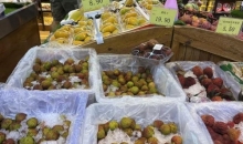 荔枝跌成白菜价，“贵族水果”为何集体走下神坛？